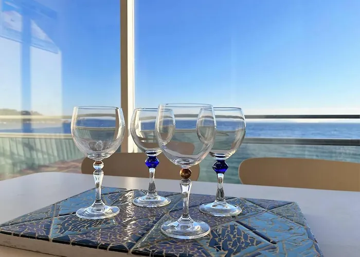 2 Pieces Avec Vue Mer, A Cavaliere - Fr-1-251-434